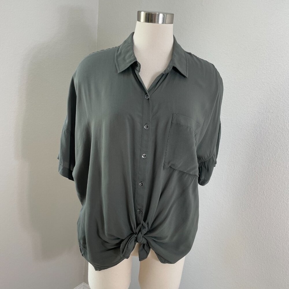 NEW Splendid Small Green Button Up Shirt Tie Front Short Sleeve Top Blouse
